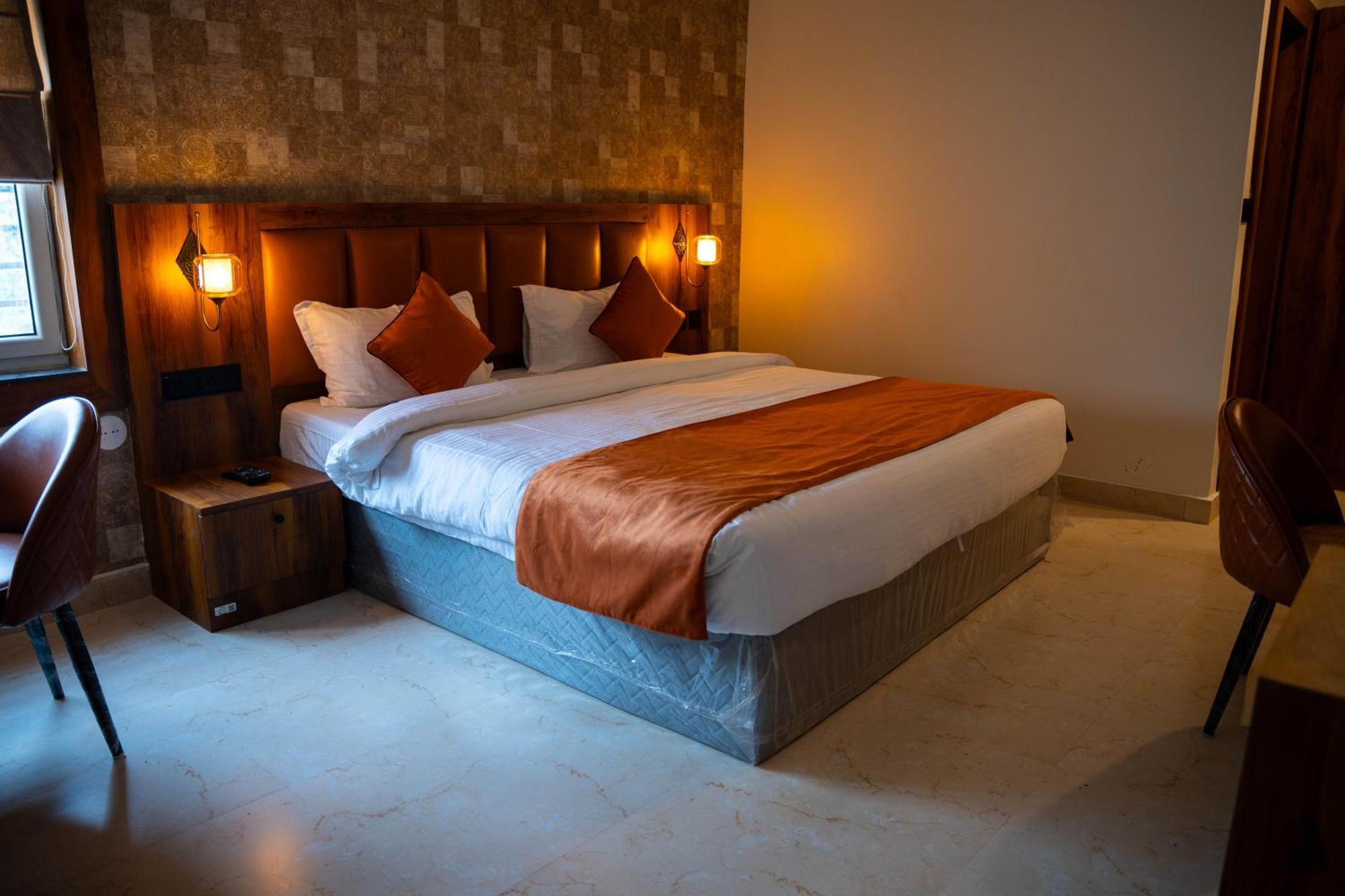 Hotel Orange Бхубанешвара Экстерьер фото
