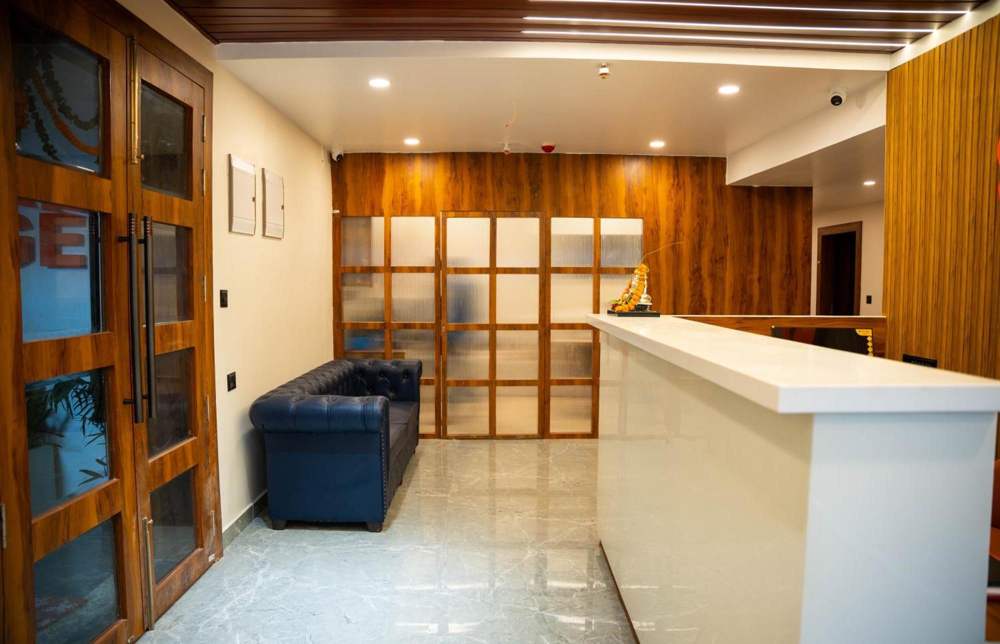 Hotel Orange Бхубанешвара Экстерьер фото