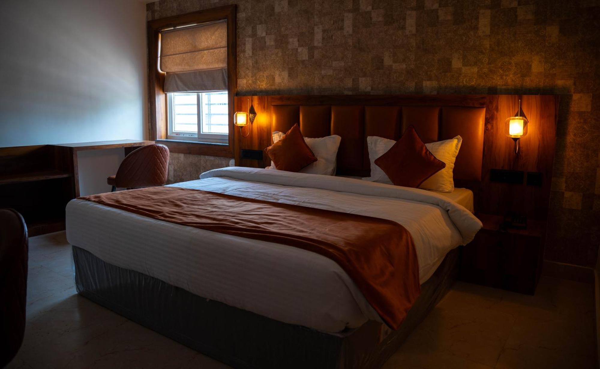 Hotel Orange Бхубанешвара Экстерьер фото
