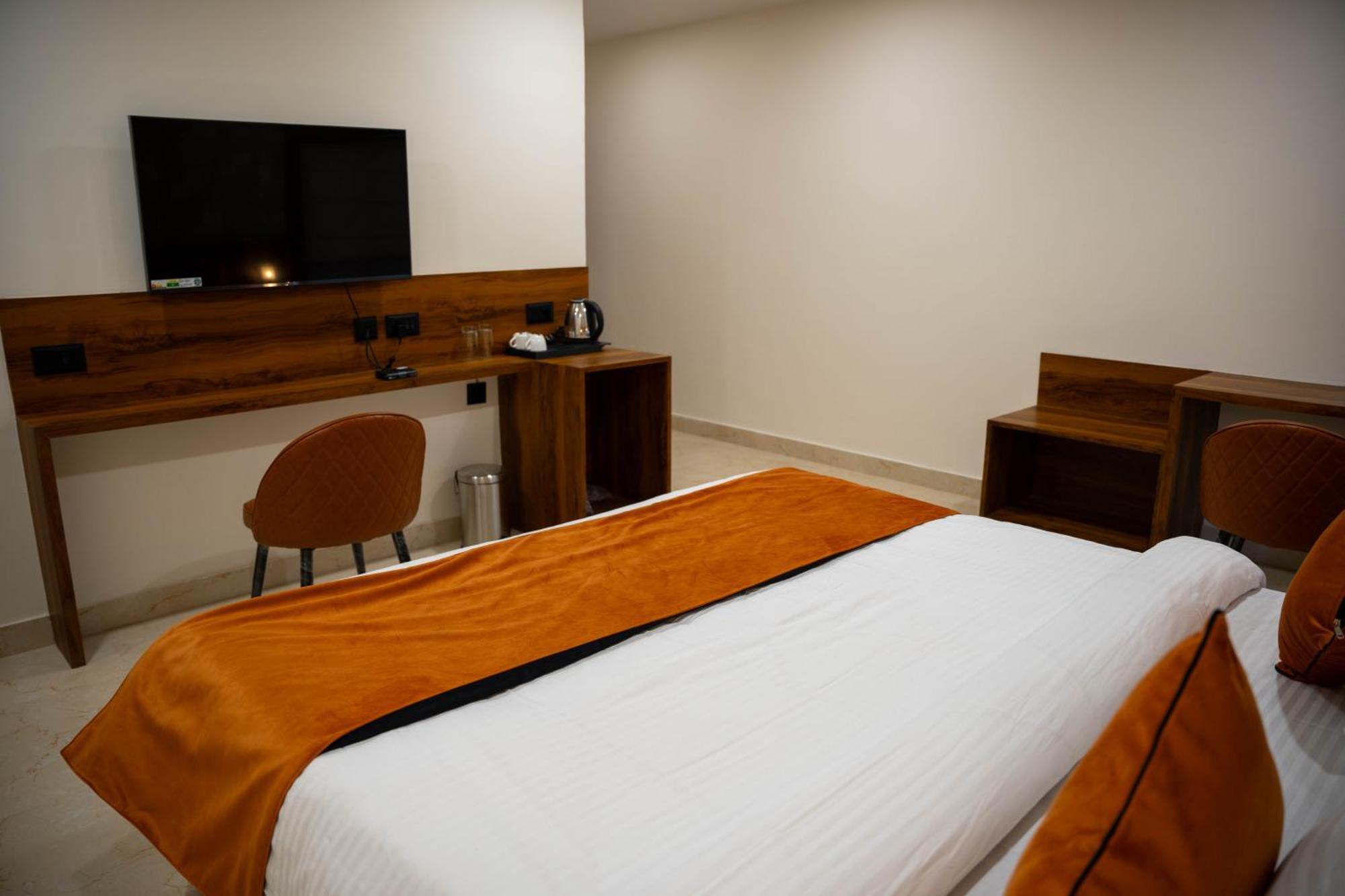 Hotel Orange Бхубанешвара Экстерьер фото