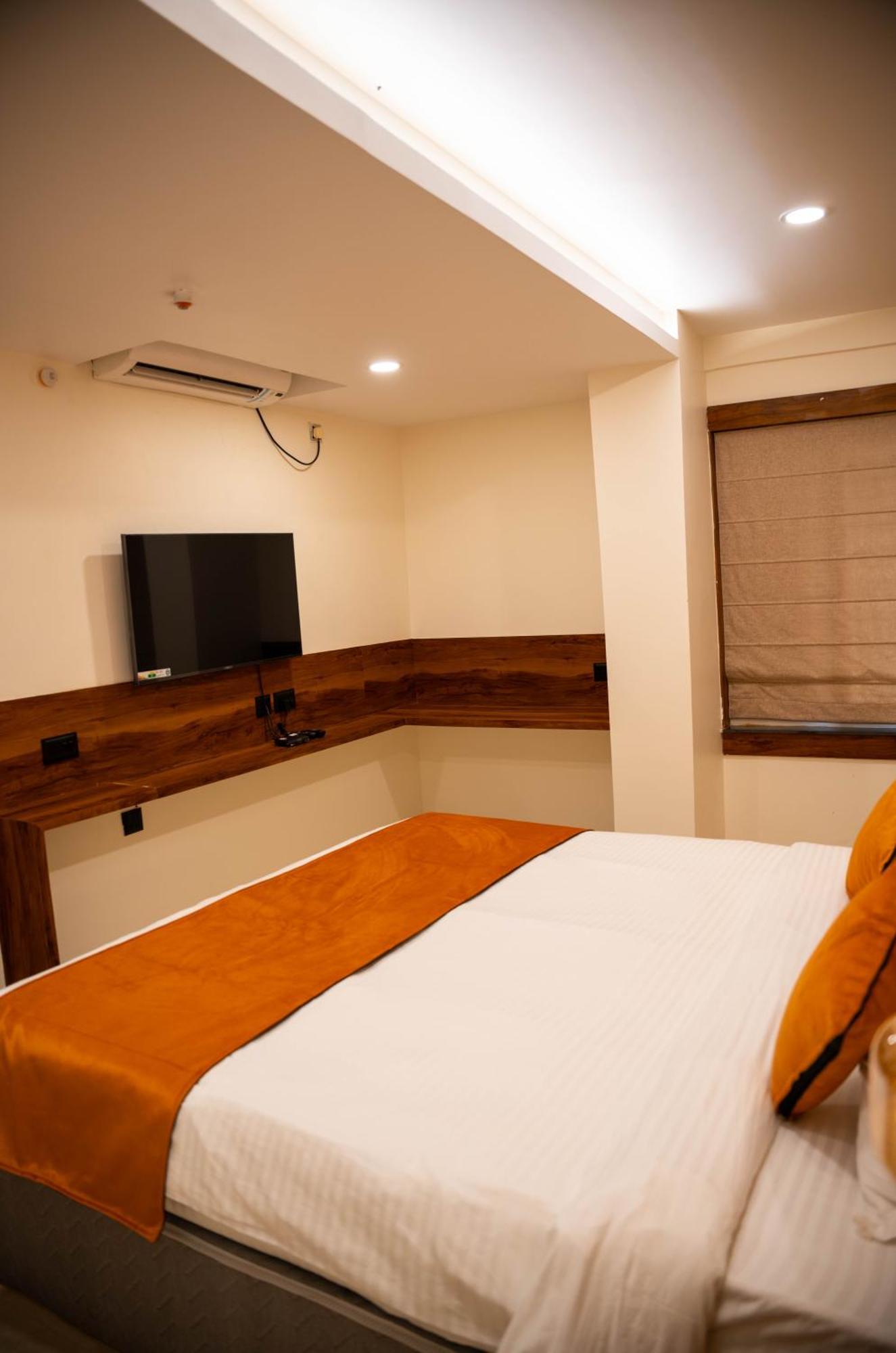 Hotel Orange Бхубанешвара Экстерьер фото