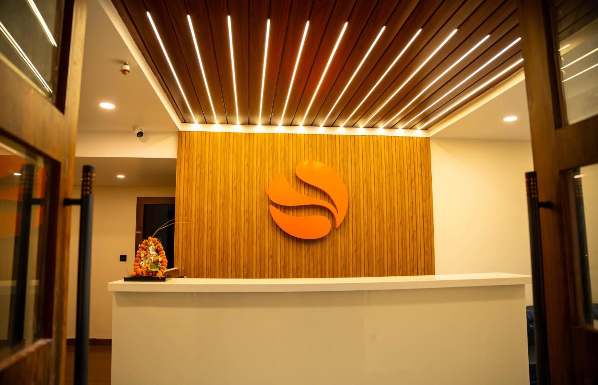 Hotel Orange Бхубанешвара Экстерьер фото
