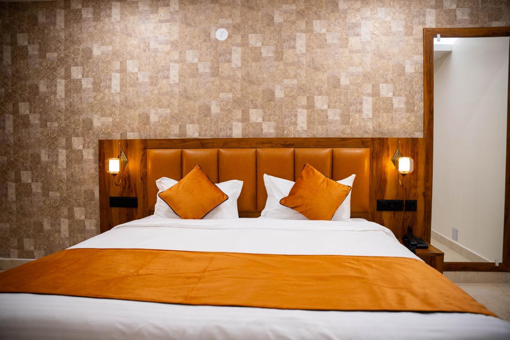 Hotel Orange Бхубанешвара Экстерьер фото